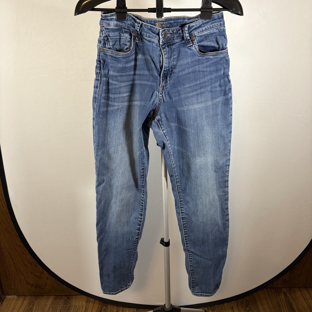 Kut From The Kloth Sz 10 Medium Wash Mid Rise Straight Leg Jeans Distressed EUC